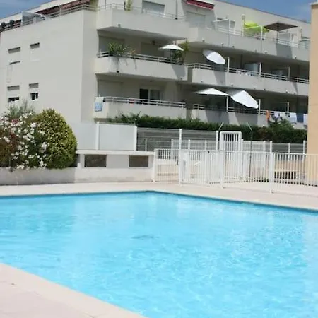 Avec Piscine Sur La Cote D'azur Villeneuve-Loubet