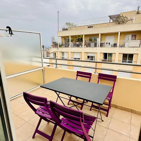 Avec Piscine Sur La Cote D'azur Villeneuve-Loubet